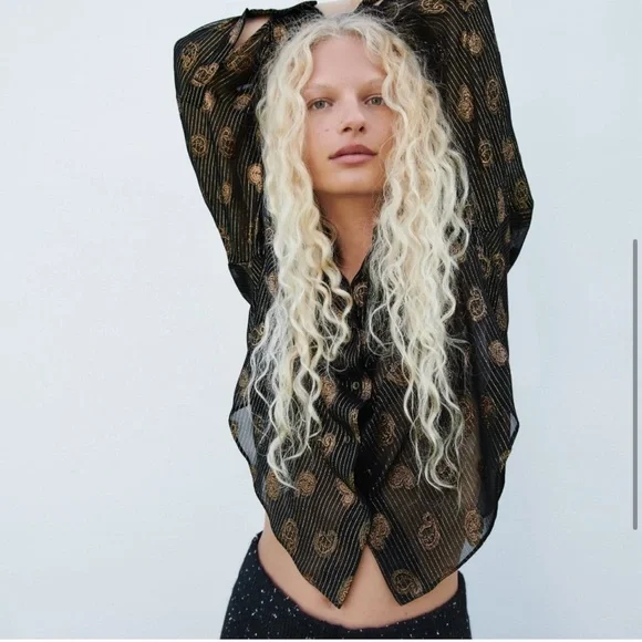 ZARA Gorgeous, Shimmering, Black & Gold Paisley Top with Collar & Cuffs🔥🔥🔥 - Picture 4 of 8